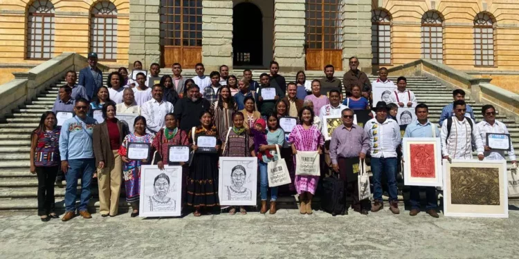 El Premio FAHHO-CaSa Emiliano Cruz fue para Juana Vásquez Vásquez, por sus esfuerzos en la promoción del dill wlhall.