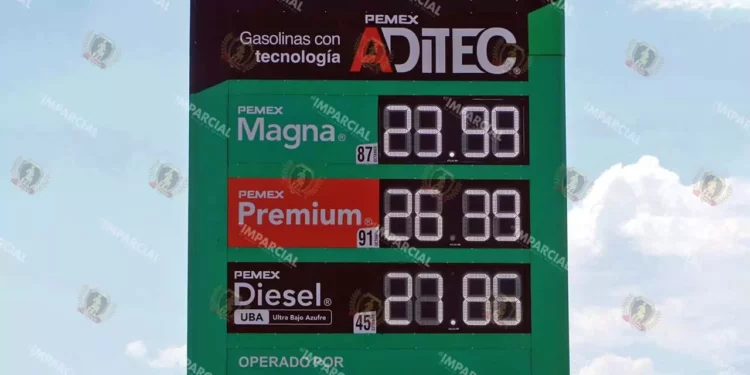Foto: Adrián Gaytán // El precio de la gasolina ayer 26 de febrero.