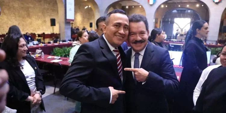 Foto: cortesía // El senador oaxaqueño Antonino Morales con Ignacio Mier.