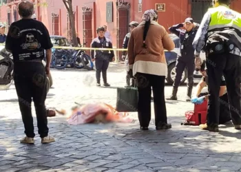 VIDEO | Muere turista octogenaria de EUA arrollada por una pipa; ambulancia no llega a tiempo