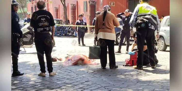 VIDEO | Muere turista octogenaria de EUA arrollada por una pipa; ambulancia no llega a tiempo