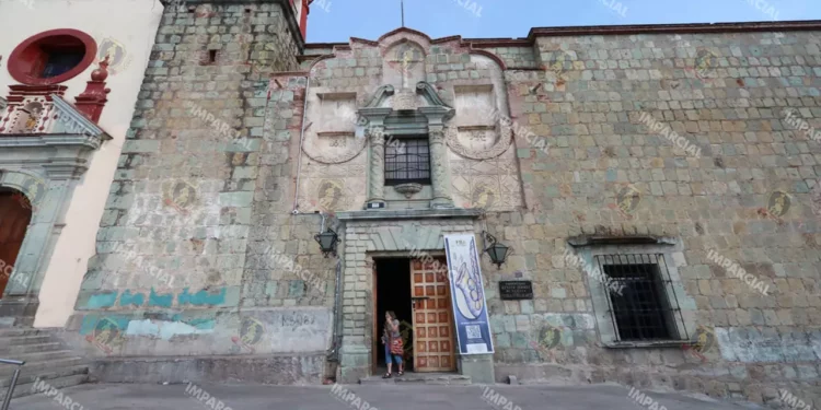 Foto: Adrián Gaytán // Hoy en día, este edificio alberga la Facultad de Artes de la Universidad Autónoma Benito Juárez de Oaxaca.