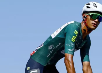 Isaac del Toro acecha el liderato del UAE Tour 2026: Así marcha el “Torito” tras la Etapa 4