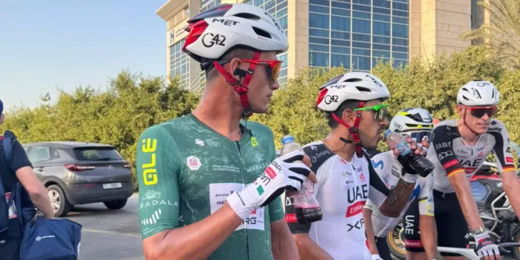 Isaac del Toro acecha el liderato del UAE Tour 2026: Todo se decidirá en Jebel Hafeet