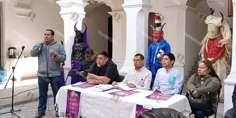 Fotos: Lisbeth Mejía Reyes // La intención es que las y los propios oaxaqueños conozcan de las tradiciones de otras comunidades.