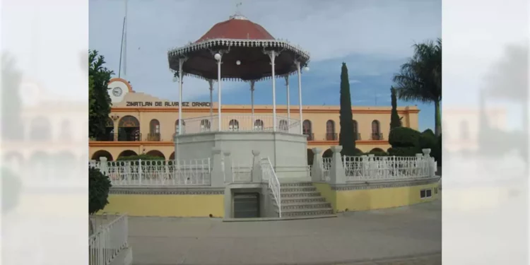 La semana cultural que organizó el Colectivo Cultural “Ignacio Mejía” se llevó a cabo en el centro de Zimatlán de Álvarez.