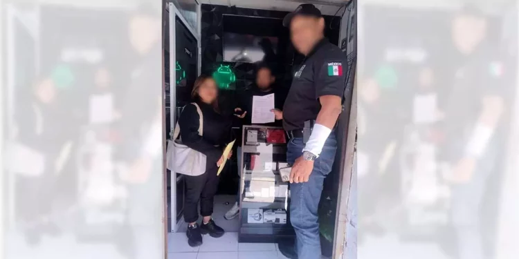 La víctima comprobó su legítima propiedad y recuperó su teléfono.