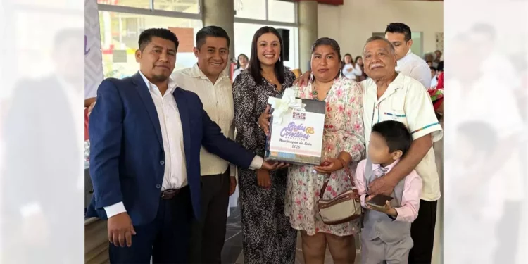 La celebración concluyó con un ambiente festivo, donde no faltaron los abrazos, las felicitaciones y algunos detalles para las parejas.