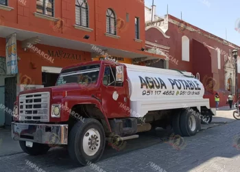 Foto: Lisbeth Mejía // La ciudad tomada como autopista por piperos y la autoridad…bien gracias.