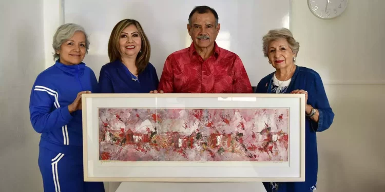 Foto: Rubén Morales // La obra donada, titulada “Samuray”, está elaborada sobre papel de algodón, con una dimensión aproximada de 1.03 metros por 29 centímetros.