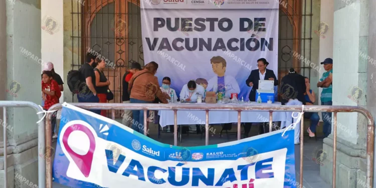 Foto: Adrián Gaytán // La demanda de vacunas contra el sarampión superó las previsiones del sector salud.