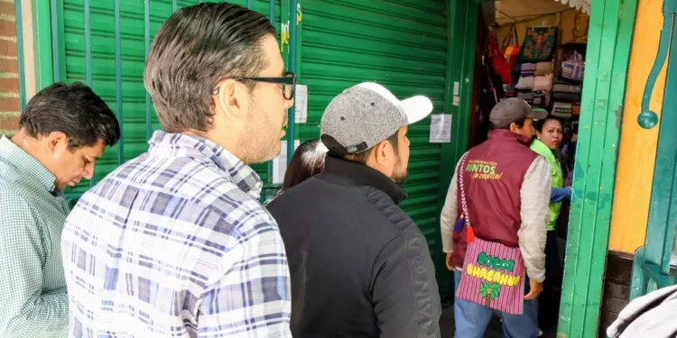 Gobierno Municipal brinda atención a locatarios luego de un conato de incendio en el mercado Benito Juárez