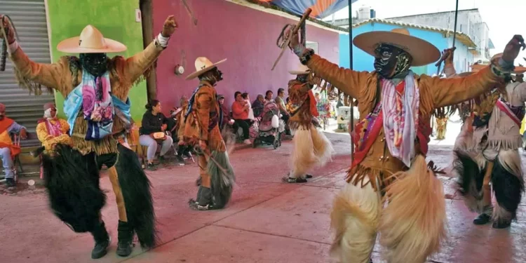 Foto: Facebook Nicolás Feria Romero // Estas celebraciones fortalecen los lazos regionales y fomentan la participación de las nuevas generaciones para preservar las tradiciones.