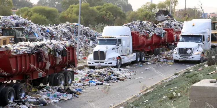 Foto: Adrián Gaytán // Plagado de irregularidades el traslado de desechos a otros estados, detecta la ASF.