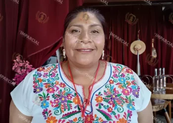 Fotos: Lisbeth Mejía Reyes // Productoras como Virginia Hernández señalan que todavía existen obstáculos para mezcaleros locales.