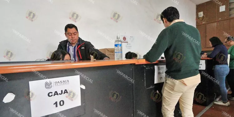 Foto: Adrián Gaytán // Aceptable recaudación de impuestos en la capital.