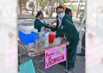 Foto: Adrián Gaytán // Se mantiene la vacunación como principal medida preventiva contra influenza, Covid-19 y sarampión.