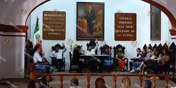 Foto: Lisbeth Mejía // Sesión de cabildo. De urgente resolución, la disminución de impuestos municipales.