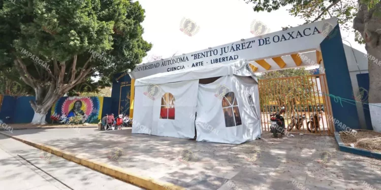 Foto: Adrián Gaytán // Sin afectar a la ciudadanía, el STEUABJO se mantiene aún a la espera de la solución a sus demandas.