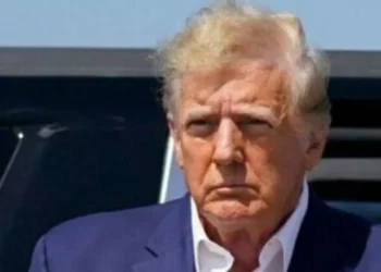 Hombre armado muere tras irrumpir en Mar-a-Lago; Trump no estaba en la residencia