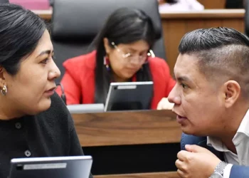 Foto: Congreso de Oaxaca /7 Tania Caballero y Benjamín Viveros en el recinto de San Raymundo Jalpan.