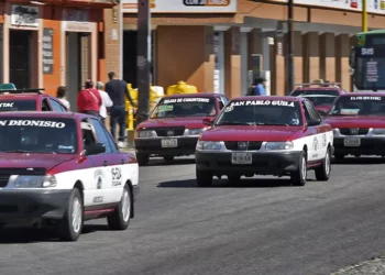 Foto: Archivo El Imparcial // Taxis foráneos. Que no hay concesiones, pero muchos taxis circulan con placas de autos particulares.