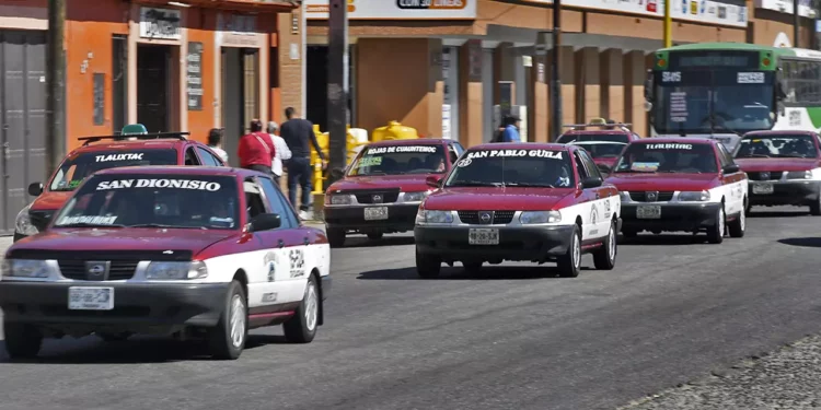 Foto: Archivo El Imparcial // Taxis foráneos. Que no hay concesiones, pero muchos taxis circulan con placas de autos particulares.
