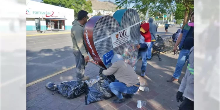 Foto: Municipio de Oaxaca de Juárez // Uno de los programas de limpieza del DIF municipal en el trienio pasado.