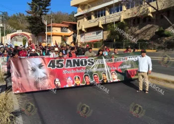 Marcha MULT en la ciudad de Oaxaca para exigir justicia por sus compañeros asesinados