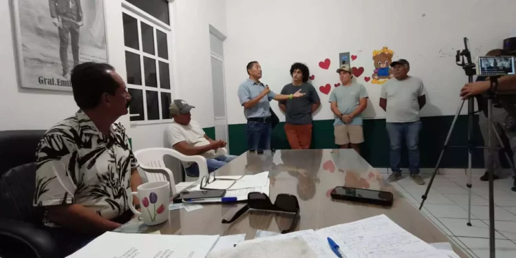 Disputa FORO predios en playa Salchi a posesionarios