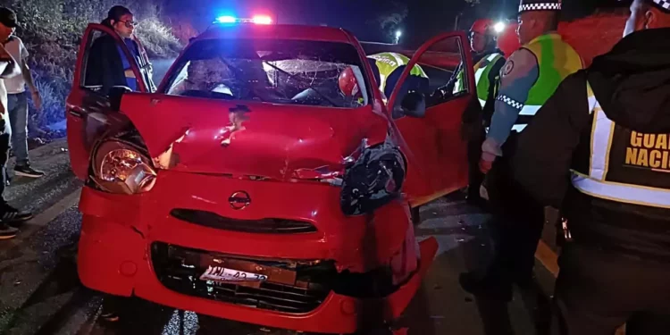 Muere automovilista en trágico accidente frente a su esposa, en Lagunas