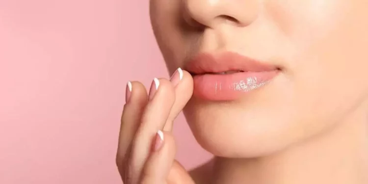 Exfolia tus labios en 5 minutos con estos 3 exfoliantes caseros
