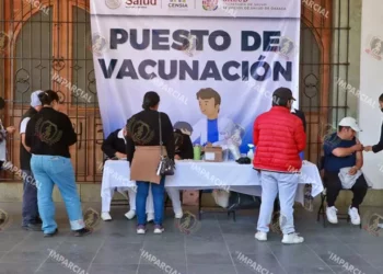 Foto: Adrián Gaytán // Llaman a vacunar a menores y adultos mayores contra el sarampión.