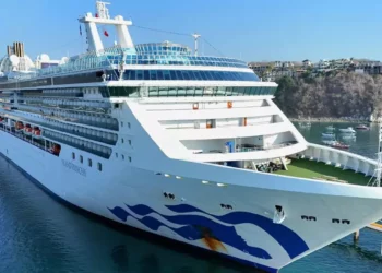 Arriba el crucero Island Princess a las Bahías de Huatulco