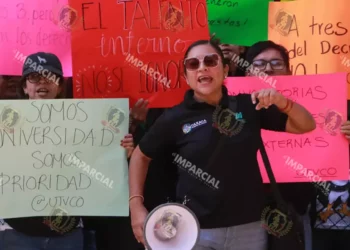 Protestan trabajadores de UTVCO; exigen certidumbre laboral