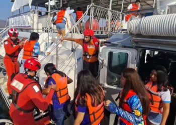 Marina realiza simulacro de derrame de hidrocarburos en Bahía de Santa Cruz Huatulco
