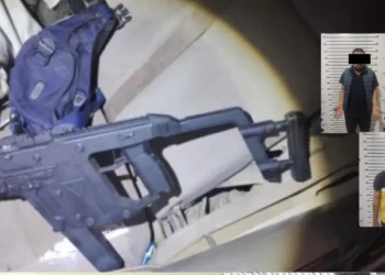 Detienen a tres hombres con réplica de arma larga en pleno centro de Oaxaca