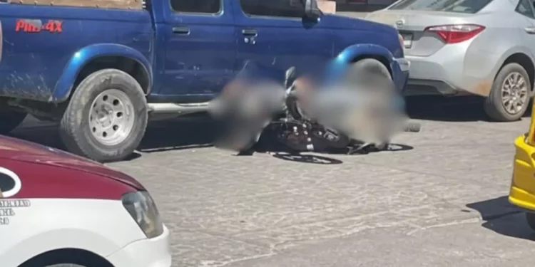 Sangre en el corazón de Tlacolula: acribillan a motociclista frente a Elektra