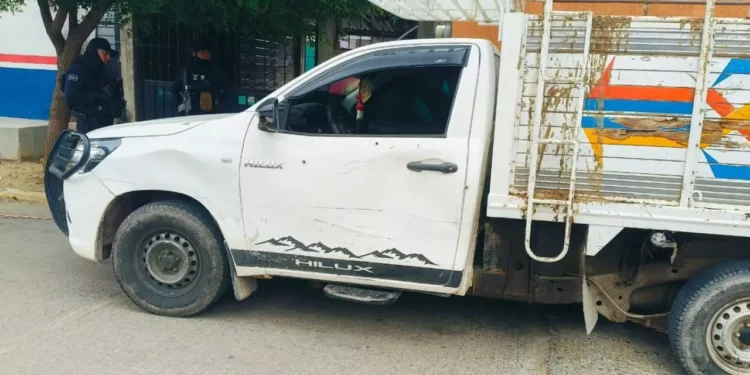 Balacera e impunidad: camioneta acribillada aparece frente a comandancia en La Ventosa