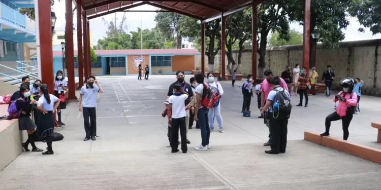¿Hay clases el viernes 27 de febrero de 2026? La SEP confirma nuevo puente escolar