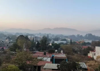 Humo y explosiones prenden alertas ambientales en Oaxaca