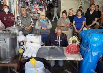 Foto: Jesús Santiago // Degustar los tamales fue parte esencial de la festividad que nuevamente se vivió en la capital oaxaqueña.