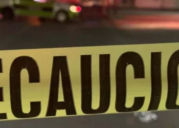Tiroteo mortal en Juchitán deja un muerto y un herido; familiares retiran el cuerpo antes de que llegara la policía
