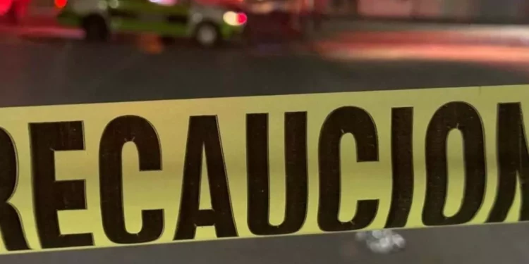 Tiroteo mortal en Juchitán deja un muerto y un herido; familiares retiran el cuerpo antes de que llegara la policía