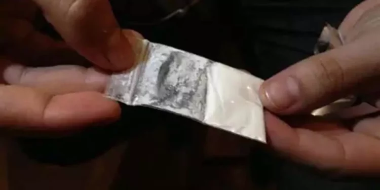 Edwin García / IGAVEC // Al detenido se le decomisó un machete y dos dosis de polvo blanco.