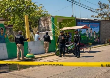 Foto: redes sociales // Ataque armado contra líder de mototaxistas en un jardín de niños de Juchitán.