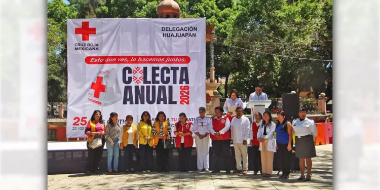 Durante el evento participaron representantes de instituciones educativas, agrupaciones civiles y corporaciones de servicio.