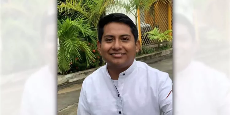 Fotos: Gil Obed González García - Omar Maya Calvo // El artista oaxaqueño Diego Hernández impulsa proyectos creativos y comunitarios que buscan acercar el arte a nuevas generaciones desde Bahías de Huatulco.