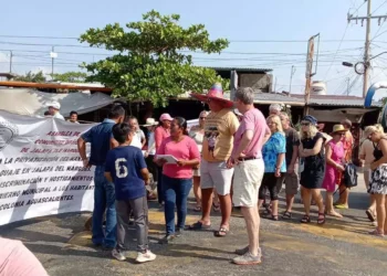 Foto: redes sociales // Habitantes de la colonia Aguascalientes exigieron evitar la privatización del manantial que se ubica en la zona.
