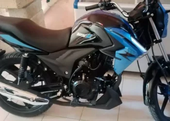 La unidad robada es una Itálika azul con negro; autoridades ya cuentan con el número de serie para rastrearla.